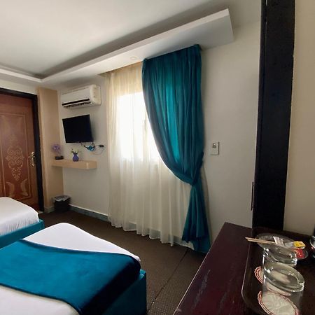 Golden Pyramids Inn Kafret el-Gabal Екстериор снимка
