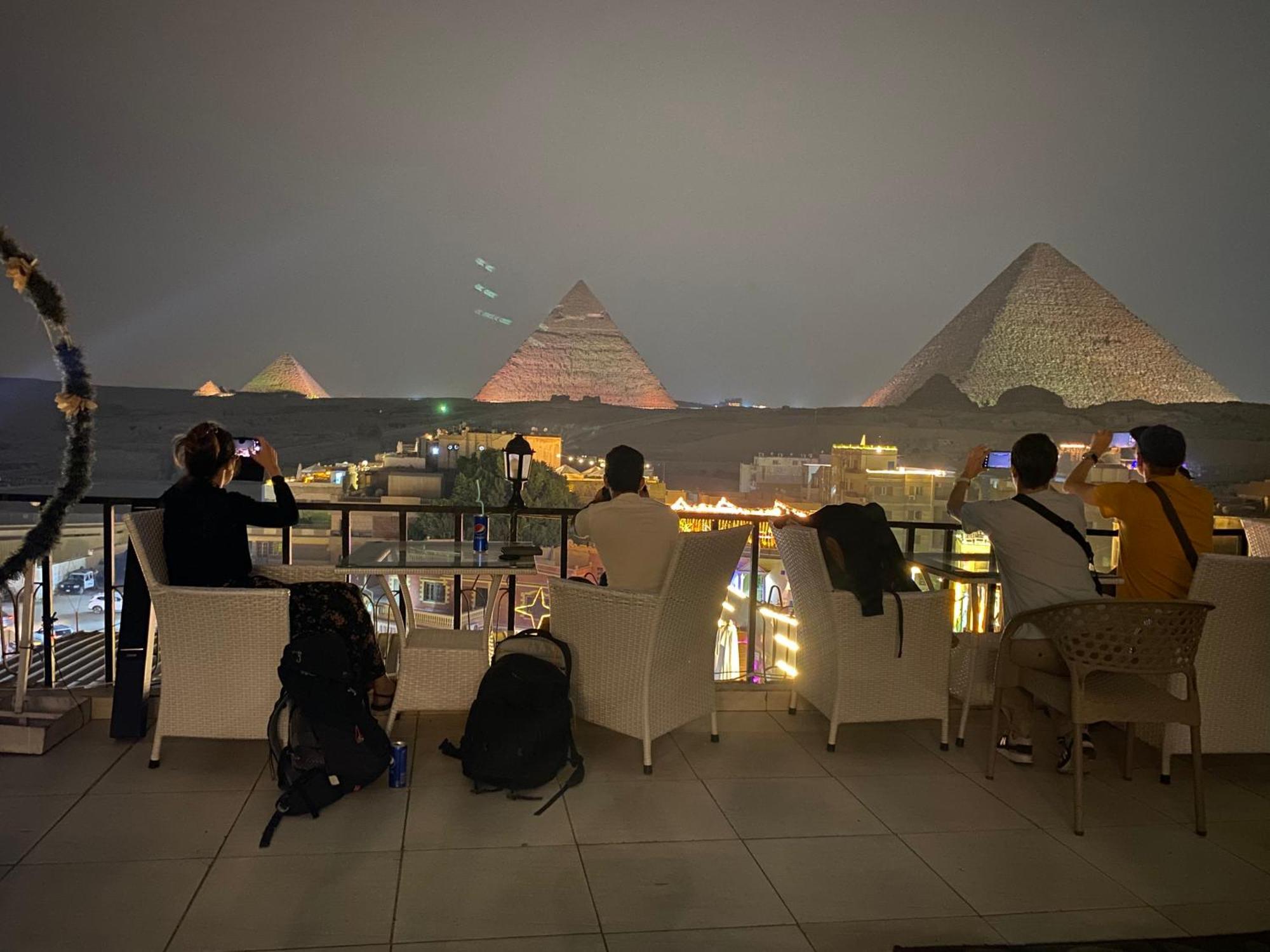 Golden Pyramids Inn Kafret el-Gabal Екстериор снимка