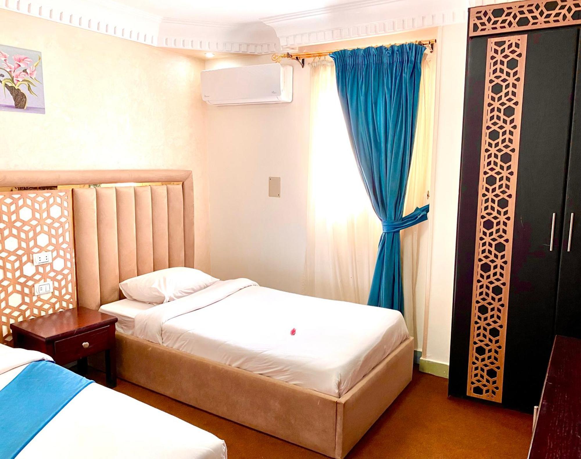 Golden Pyramids Inn Kafret el-Gabal Екстериор снимка
