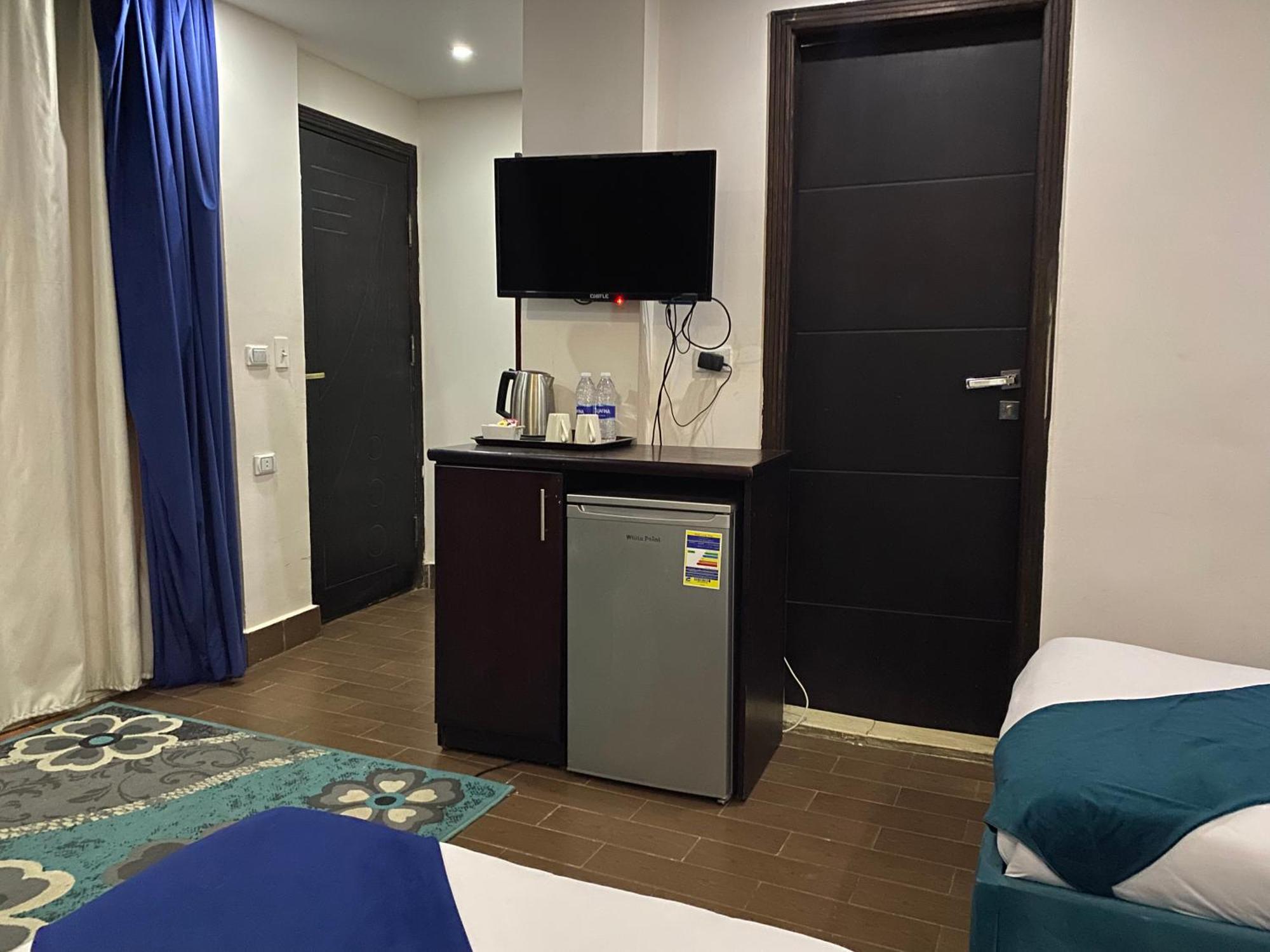 Golden Pyramids Inn Kafret el-Gabal Екстериор снимка