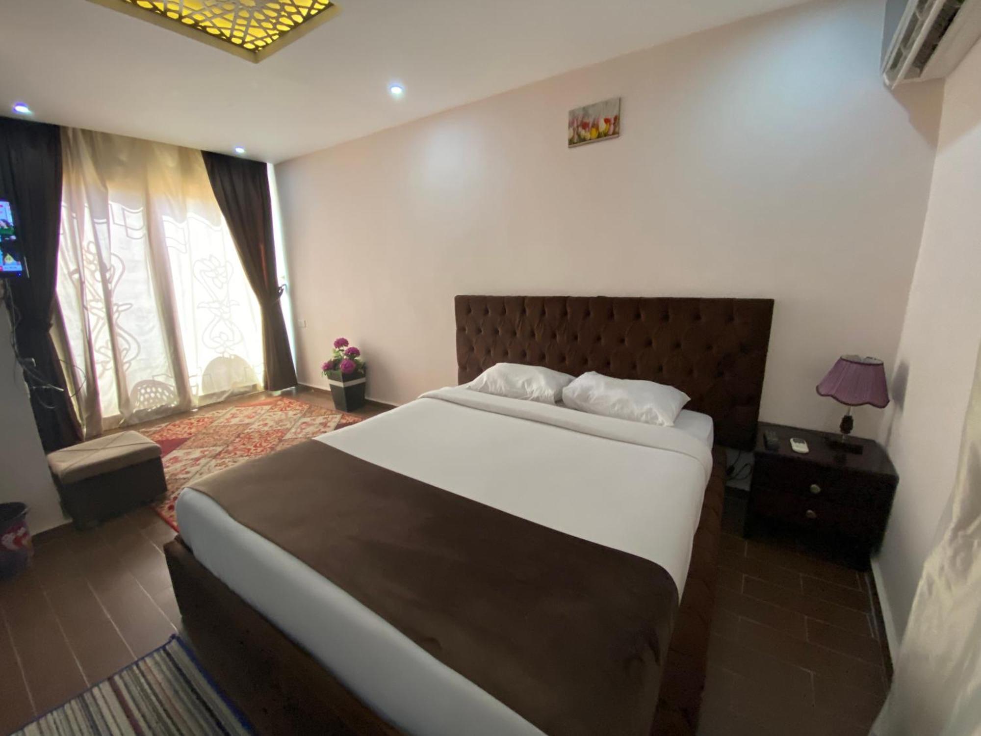 Golden Pyramids Inn Kafret el-Gabal Екстериор снимка