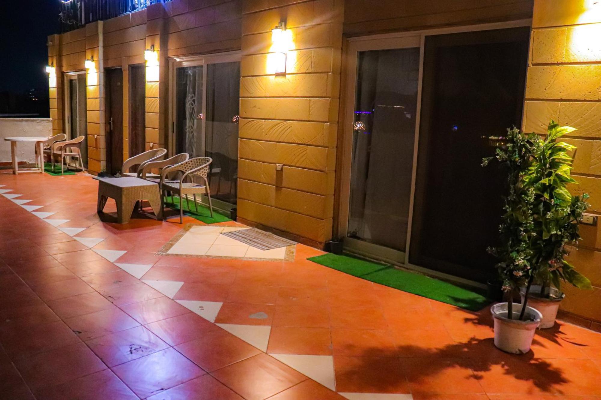 Golden Pyramids Inn Kafret el-Gabal Екстериор снимка