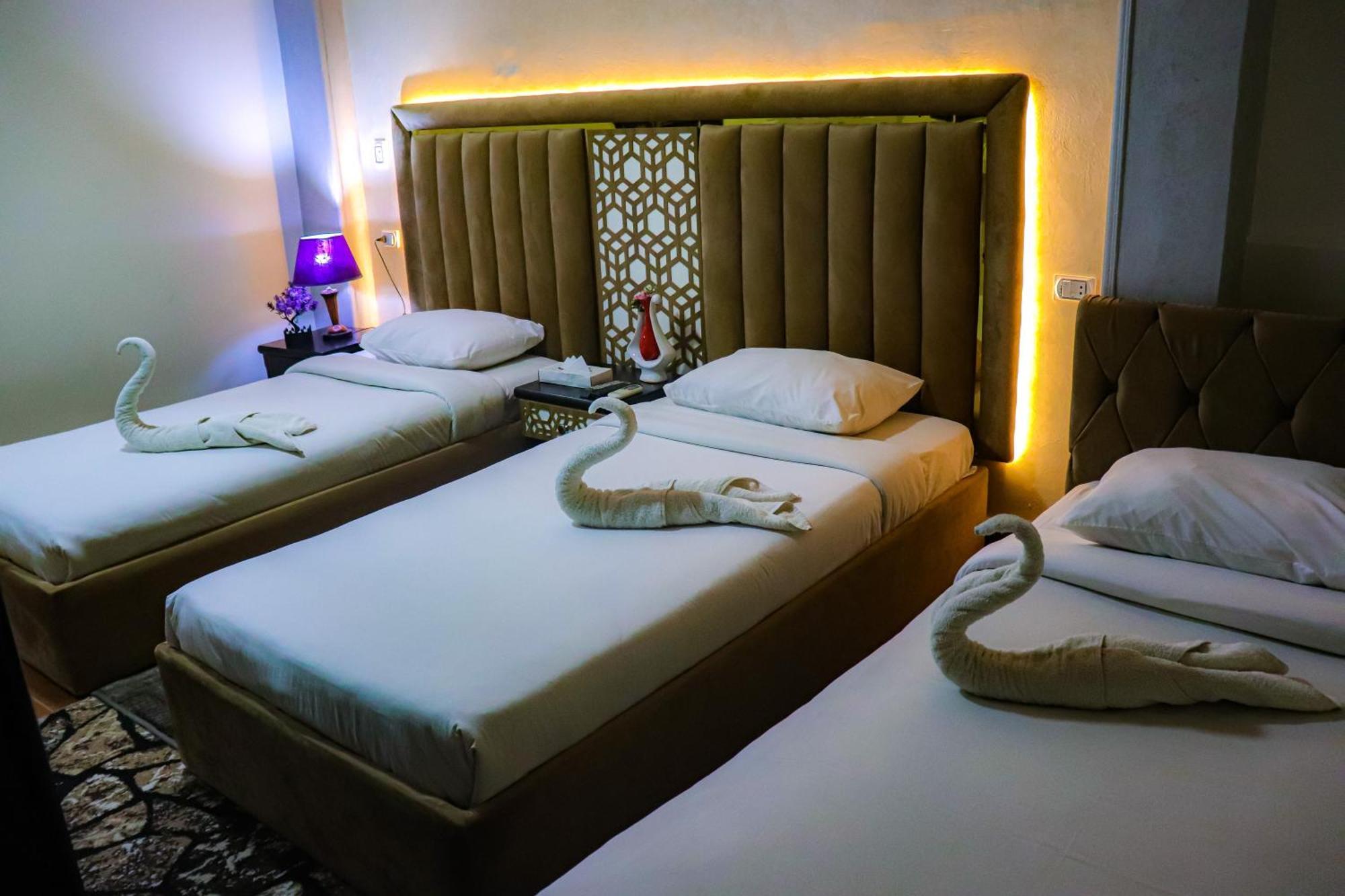 Golden Pyramids Inn Kafret el-Gabal Екстериор снимка