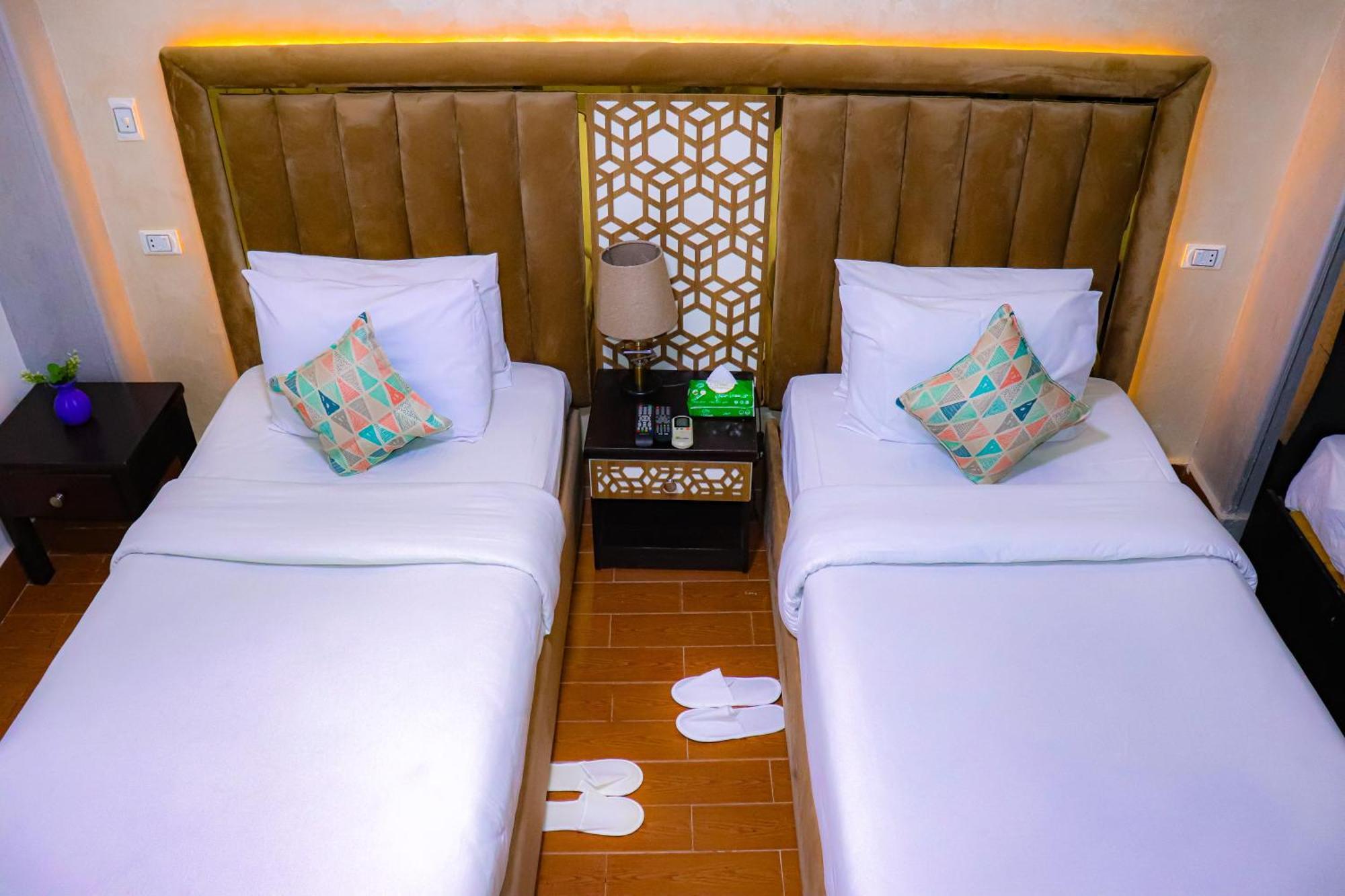 Golden Pyramids Inn Kafret el-Gabal Екстериор снимка