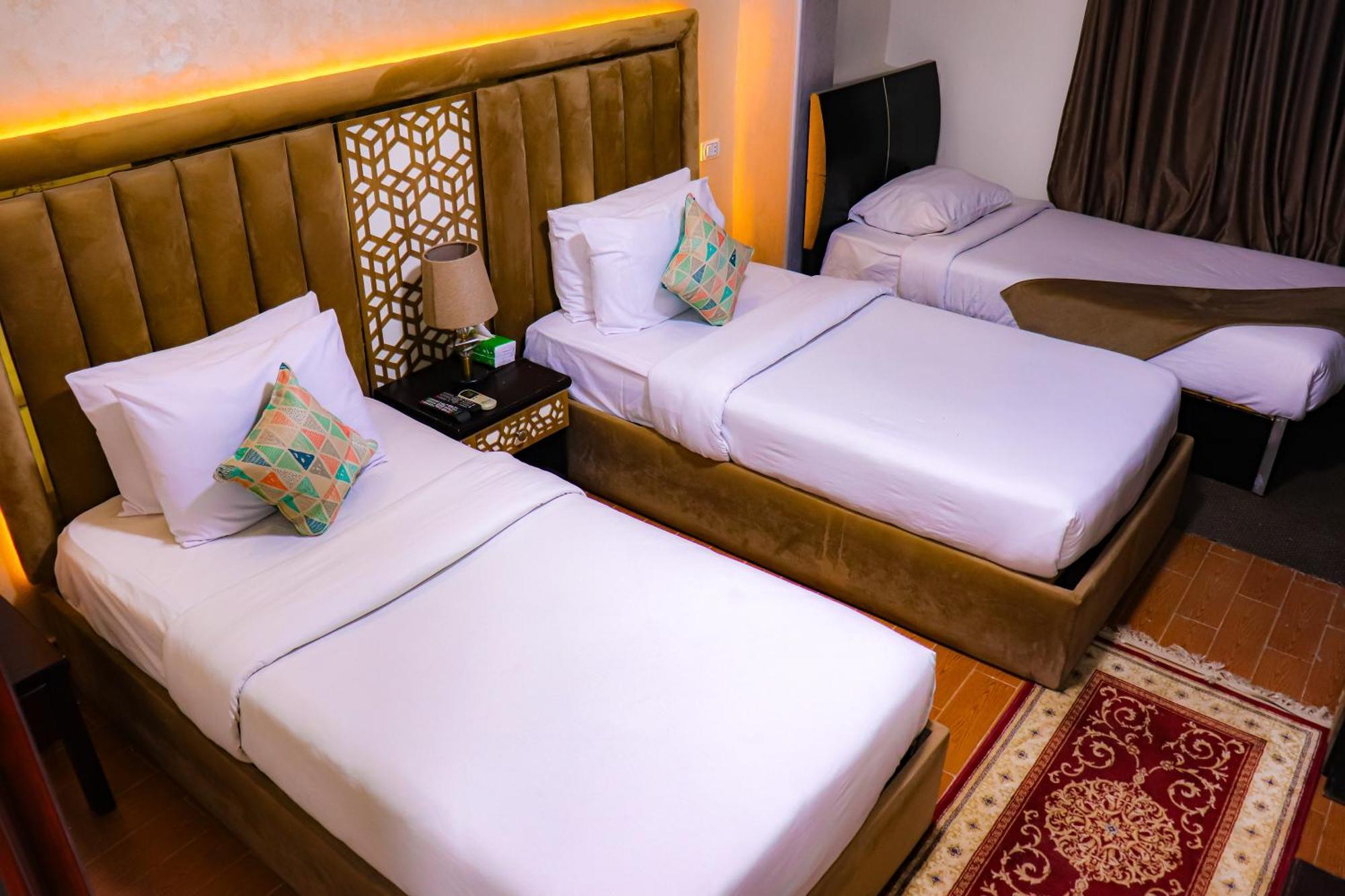 Golden Pyramids Inn Kafret el-Gabal Екстериор снимка