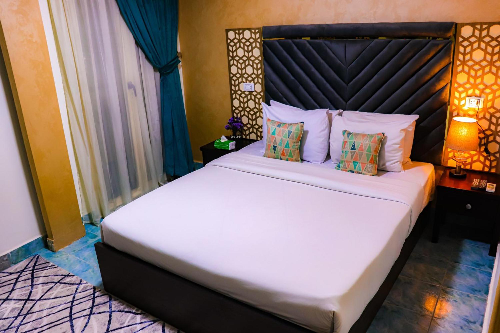 Golden Pyramids Inn Kafret el-Gabal Екстериор снимка