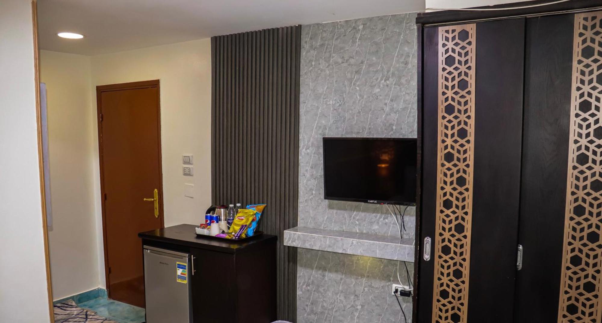 Golden Pyramids Inn Kafret el-Gabal Екстериор снимка