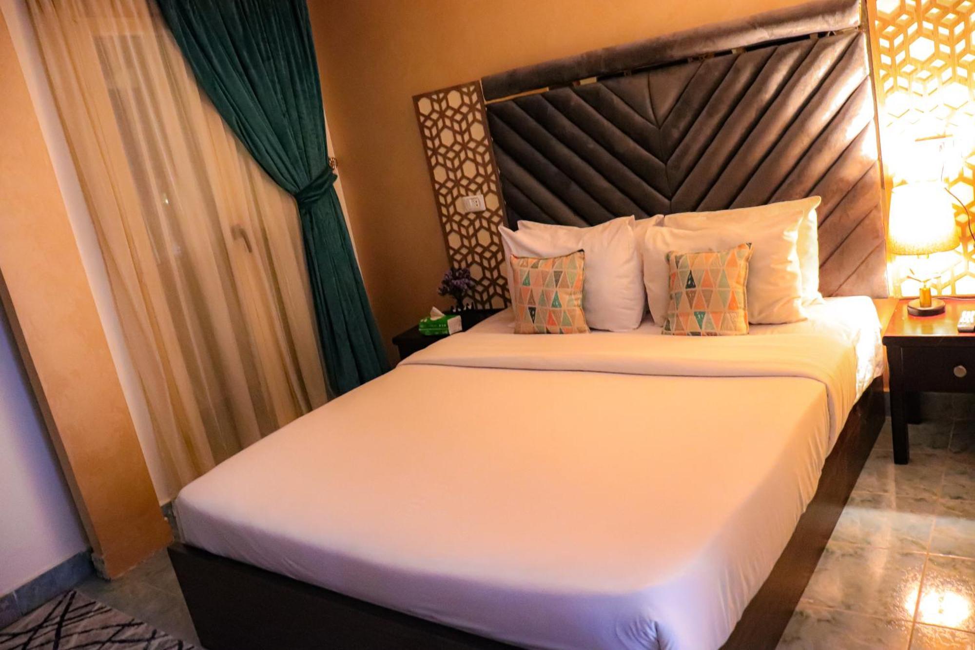 Golden Pyramids Inn Kafret el-Gabal Екстериор снимка