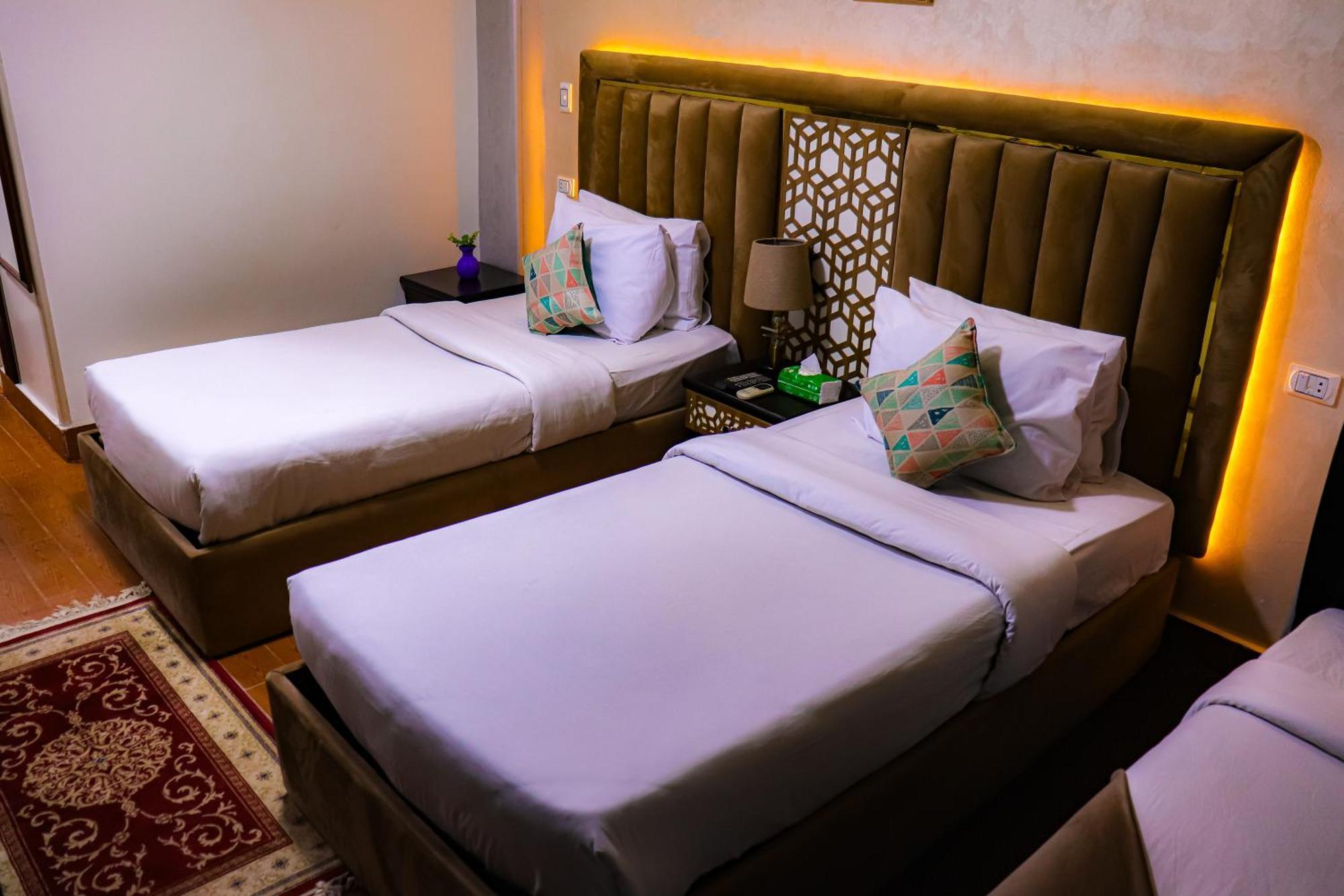 Golden Pyramids Inn Kafret el-Gabal Екстериор снимка