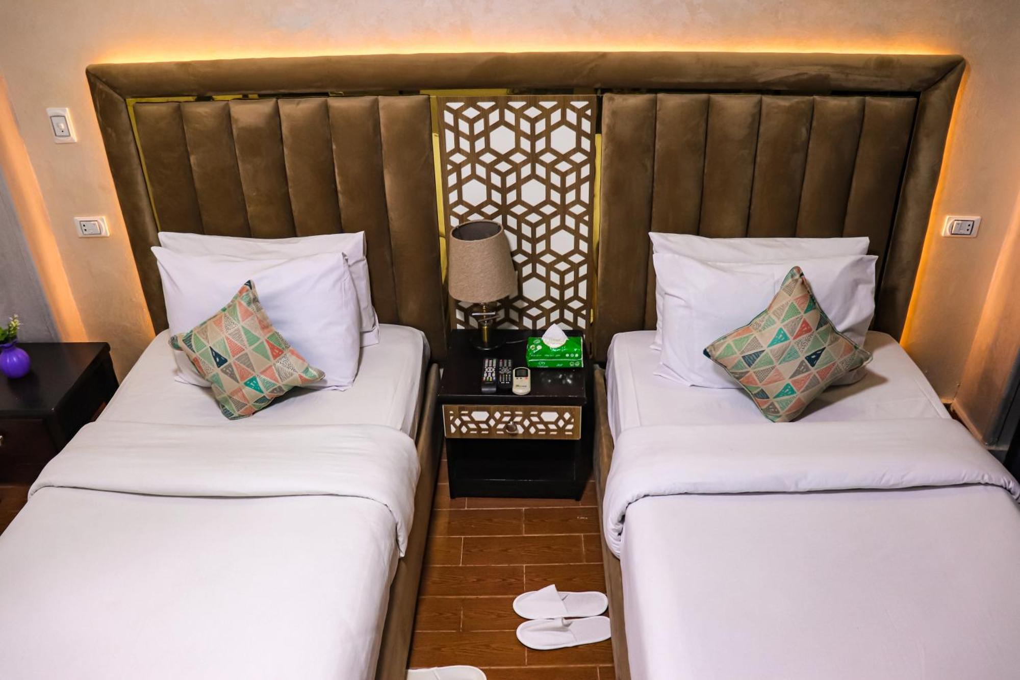 Golden Pyramids Inn Kafret el-Gabal Екстериор снимка