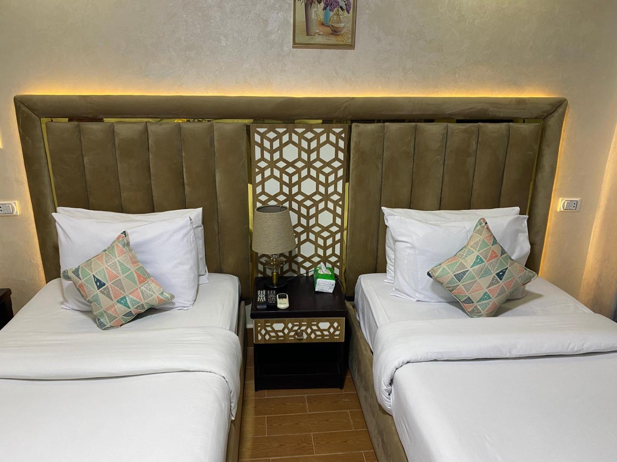 Golden Pyramids Inn Kafret el-Gabal Екстериор снимка