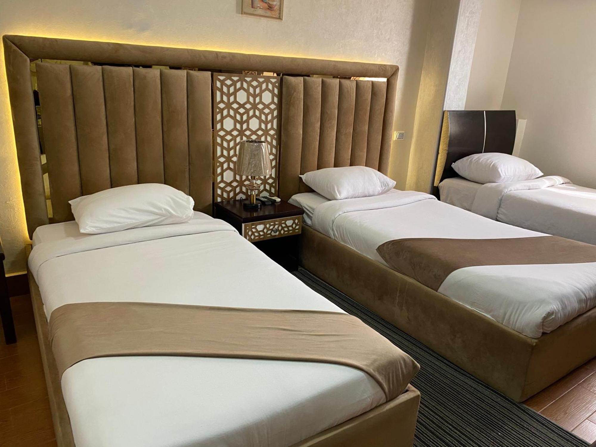 Golden Pyramids Inn Kafret el-Gabal Екстериор снимка
