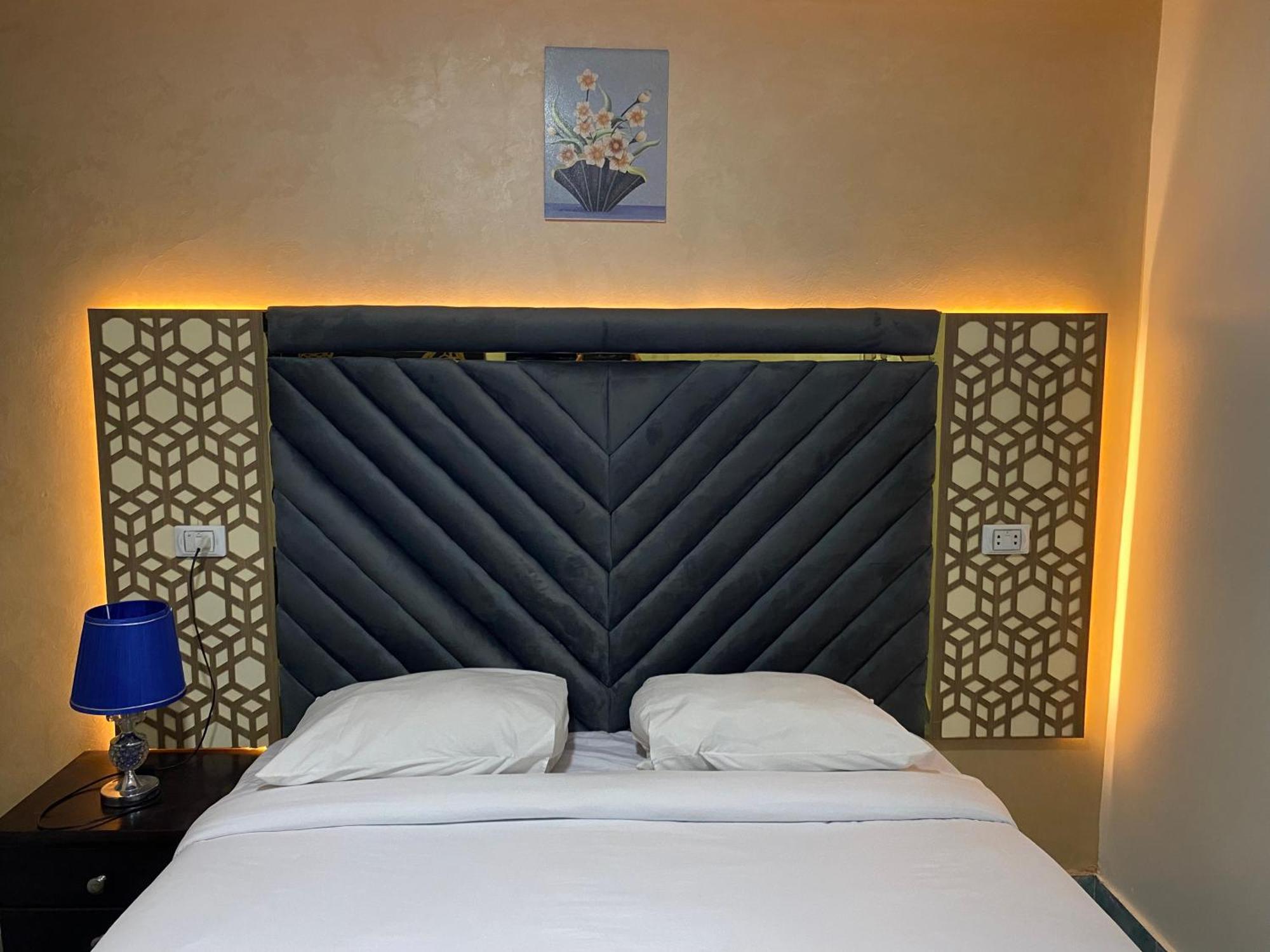 Golden Pyramids Inn Kafret el-Gabal Екстериор снимка